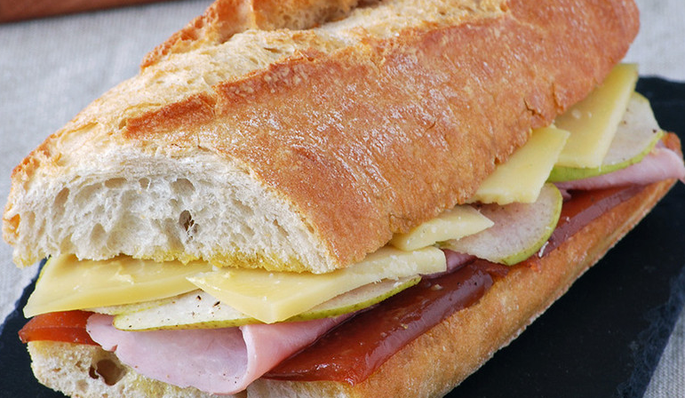 Bocadillo jamón cocido